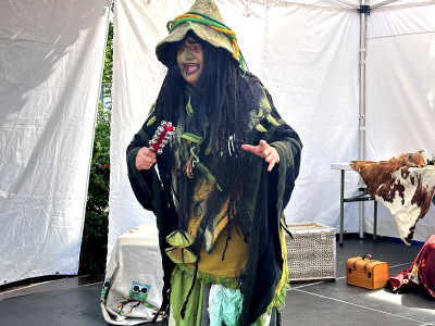 Hexe Tabuba und Ihre Tiere