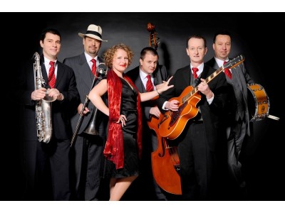 East Star Band buchen