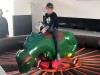 Dinoreiten ähnlich wie Bullriding mieten Kinderspiele