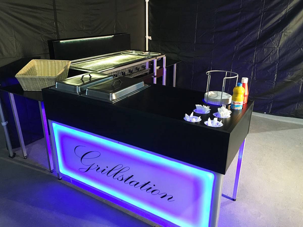 Grillstand mieten Grillstand Berlin günstig & professionell Grillstand mieten Grillstand Berlin günstig & professionell