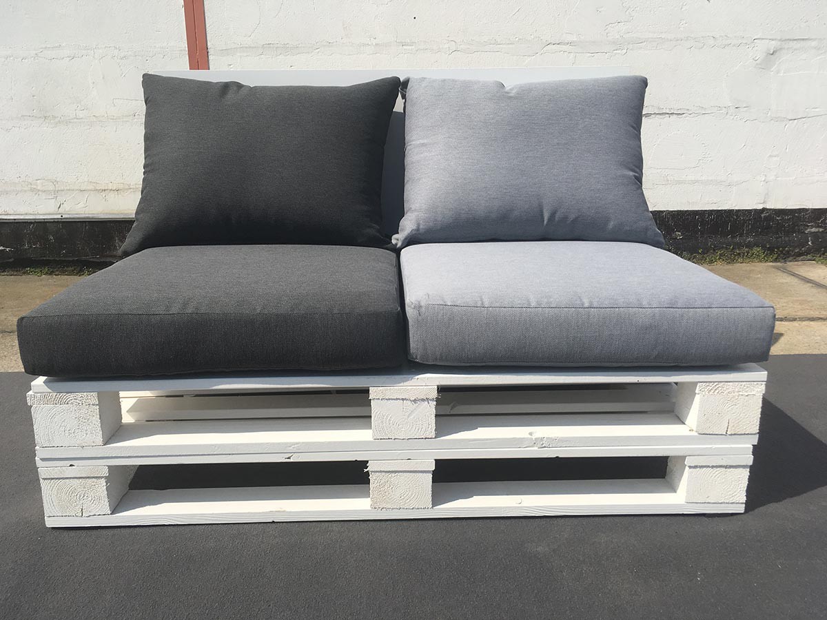 Paletten Lounge mieten bequeme Kissen Palettenlounge Verleih