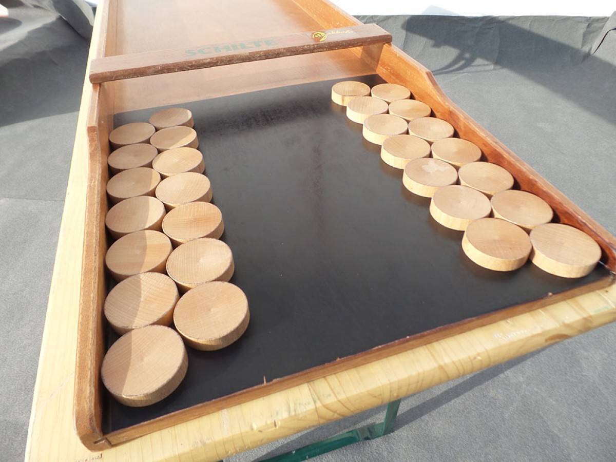 Shuffleboard mieten BERLIN Shuffleboard Verleih.