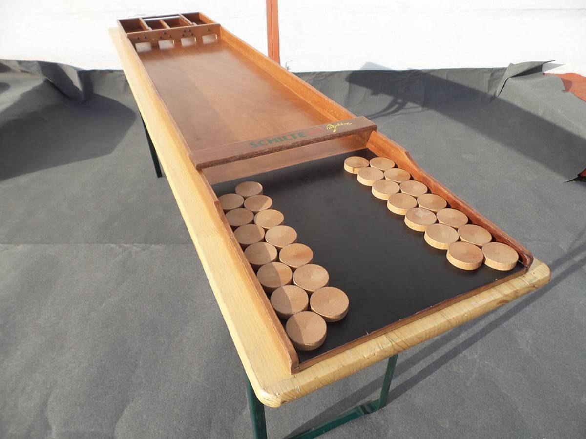 Shuffleboard mieten BERLIN Shuffleboard Verleih.
